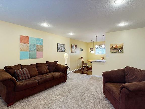 3rd image of 1410 Brookdale Ln
