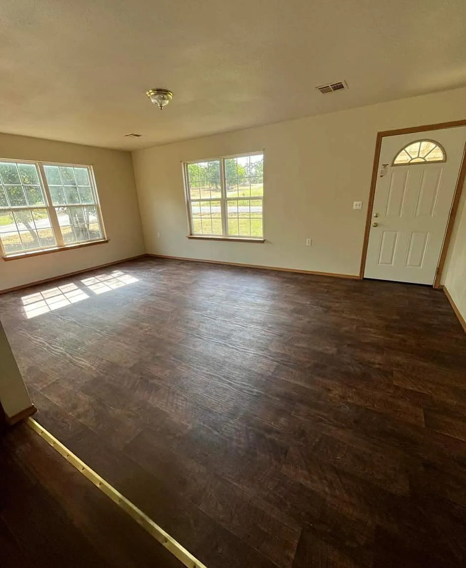 3 bed, 1250 sqft, $1,200 — Photo 2