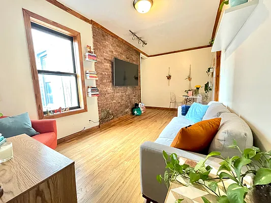 Rented by MySpaceNYC | media 17