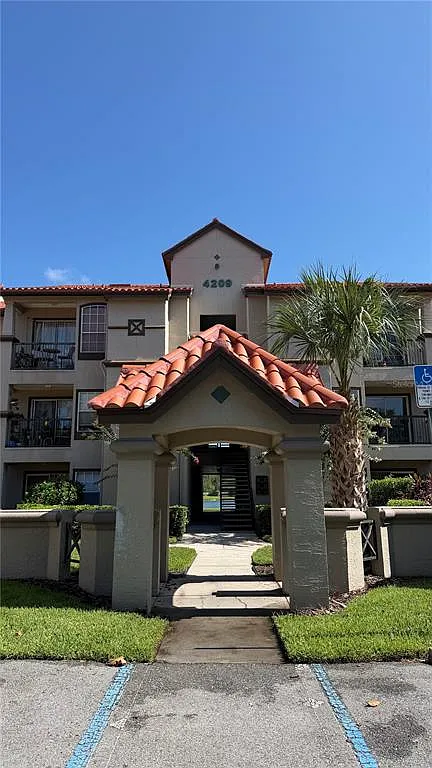 2 bed, 2.0 bath, 1107 sqft, $1,795 — Photo 1