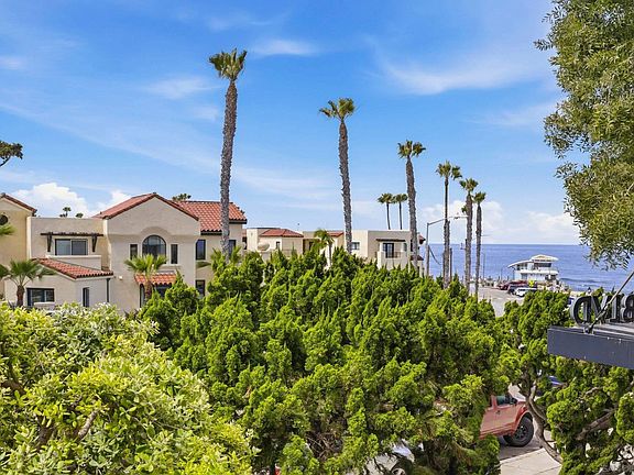 2nd image of 909 Coast Blvd Unit 3