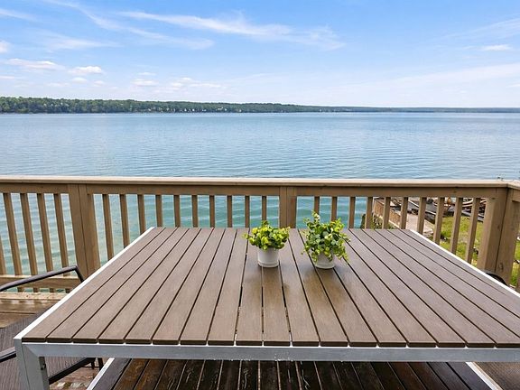 4th image of 2493 Lower Lake Rd