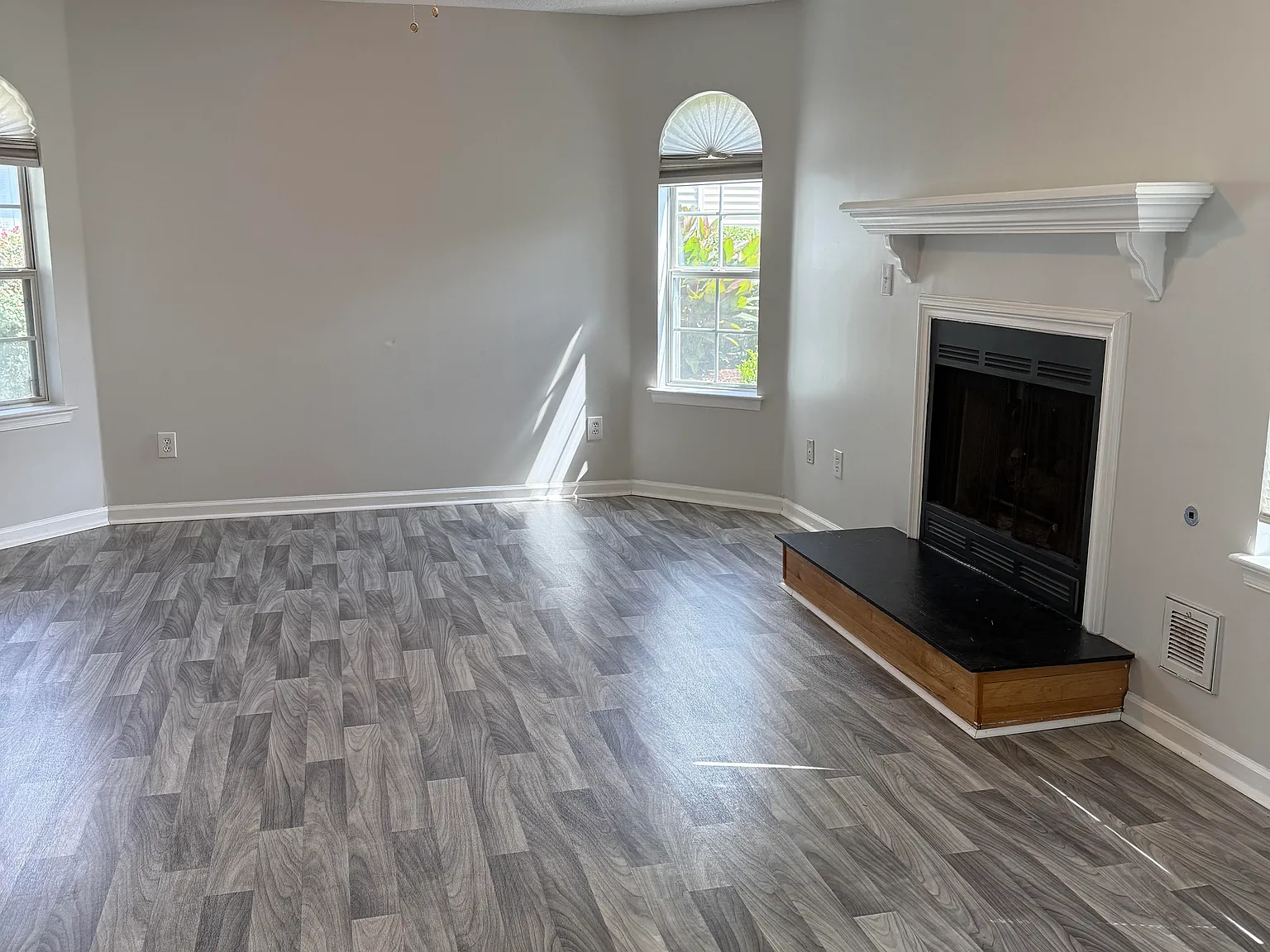 2 bed, 2.5 bath, 1240 sqft, $2,000 — Photo 1