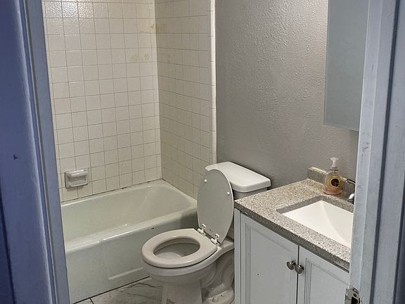 5th image of 24418 Postal Ave APT 6