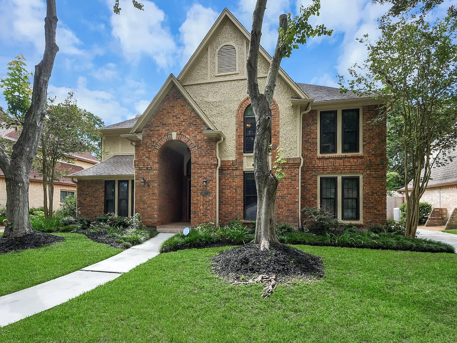 4 bed, 2.5 bath, 3147 sqft, $3,000 — Photo 1