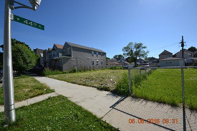 2nd image of 4423 S Union Ave