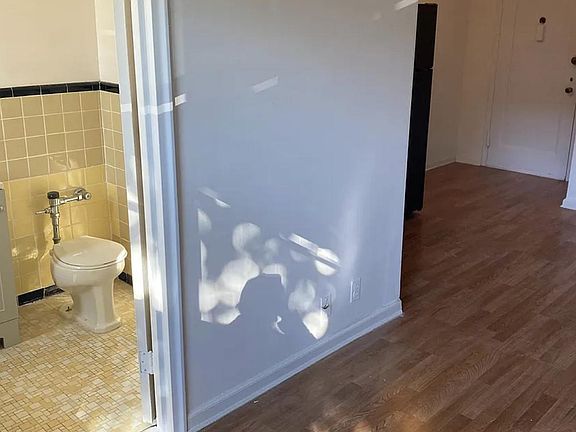 4th image of 14 Stoner Ave APT 1M
