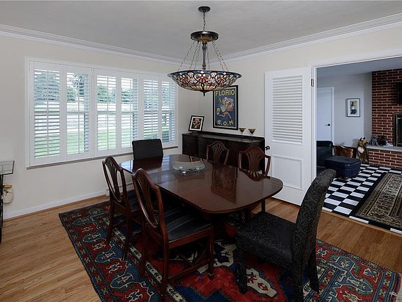 4th image of 4 Meadow Acres