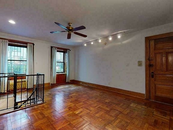 3rd image of 5 W 75th St APT 1A