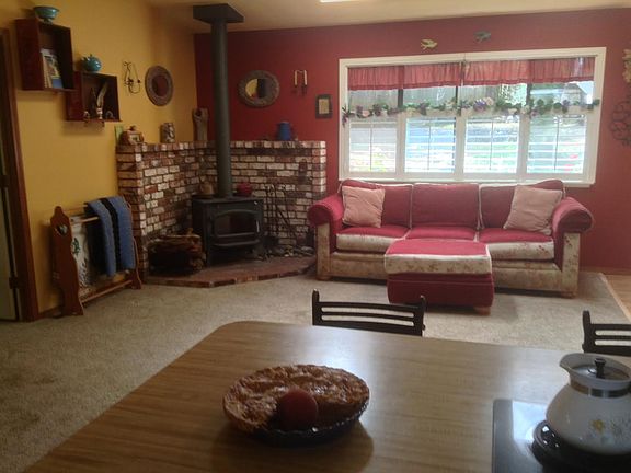 Cozy, open floor plan