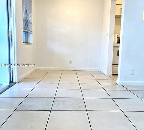 3rd image of 1204 NE 5th Ave #3