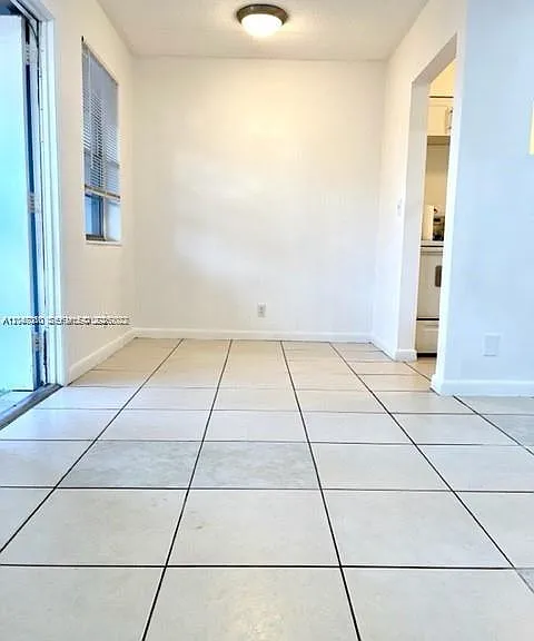 1204 NE 5th Ave #3 — Photo 3