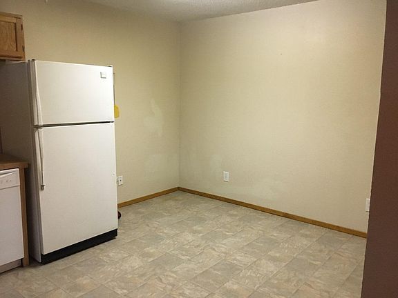 5th image of 901 W 14th St #A