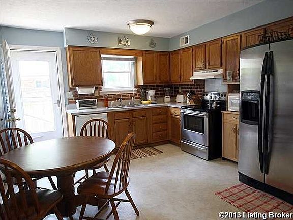 3rd image of 10717 Deshane Pl