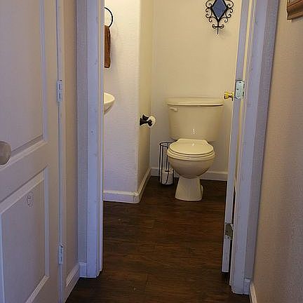 1/2 Bath (down stairs)