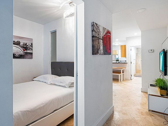4th image of 751 Collins Ave APT 204