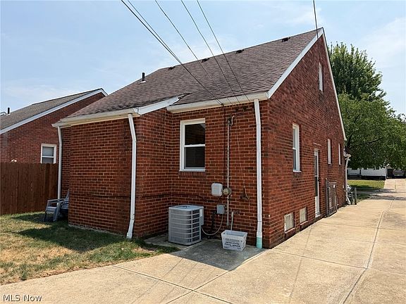4th image of 5714 Gilbert Ave