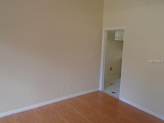 4th image of 909 Caitlin Point
