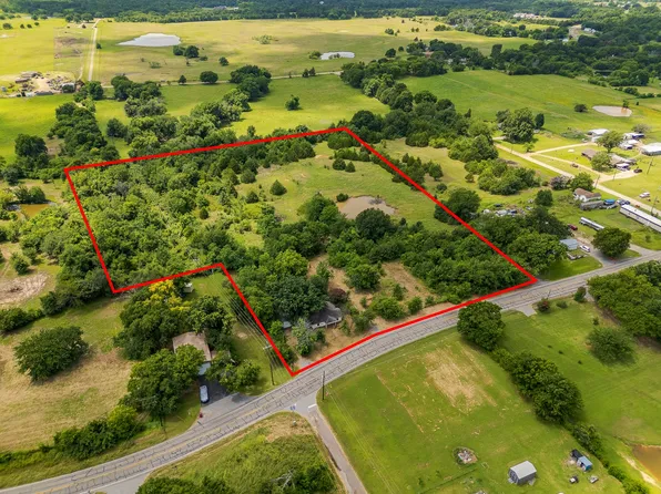 314 E Maple St, Ravenna, TX 75476