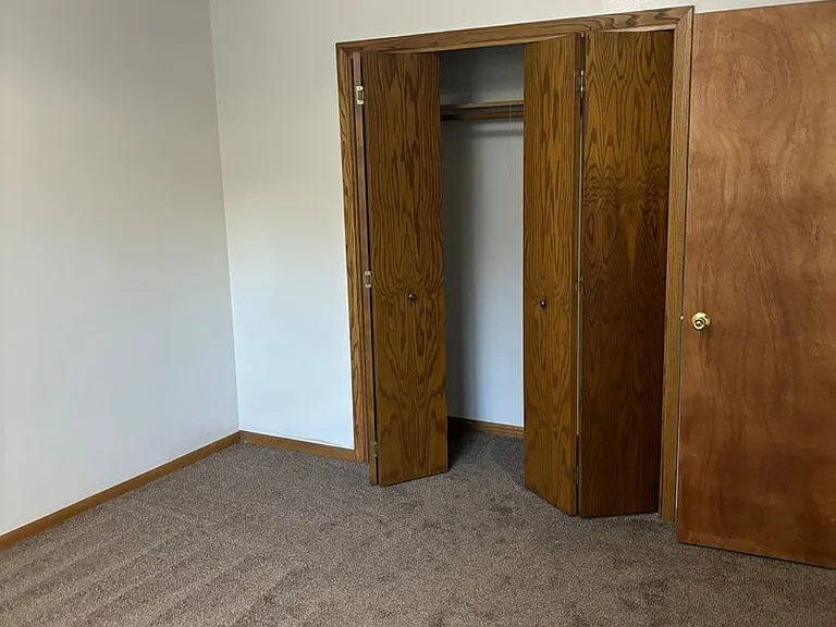 653 Brooks Pl — Photo 6