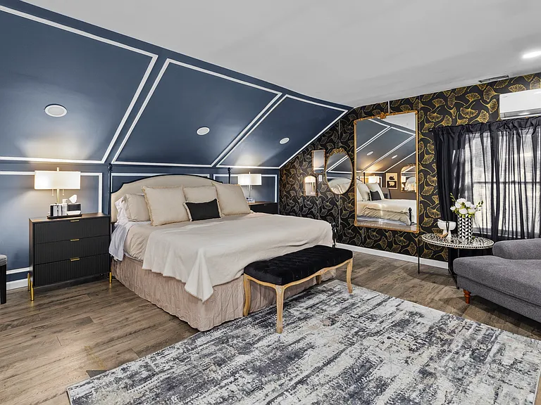 194 W Neck Rd — Photo 12