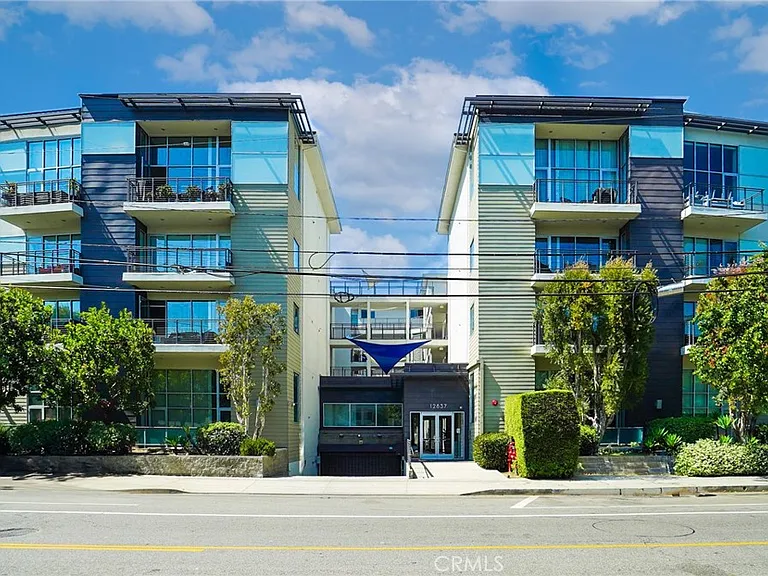 12837 Moorpark St #405 — Photo 31