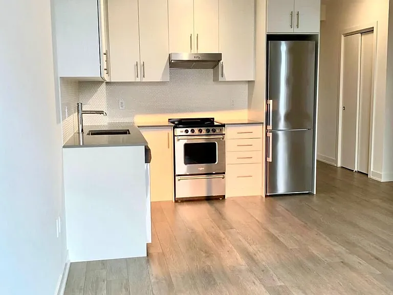 212 King William St #1116 — Photo 4