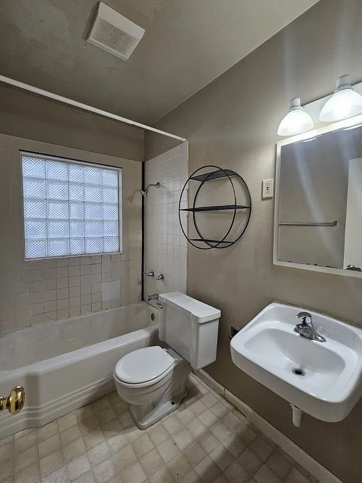 3 bed, 2.0 bath, 1308 sqft, $1,895 — Photo 4