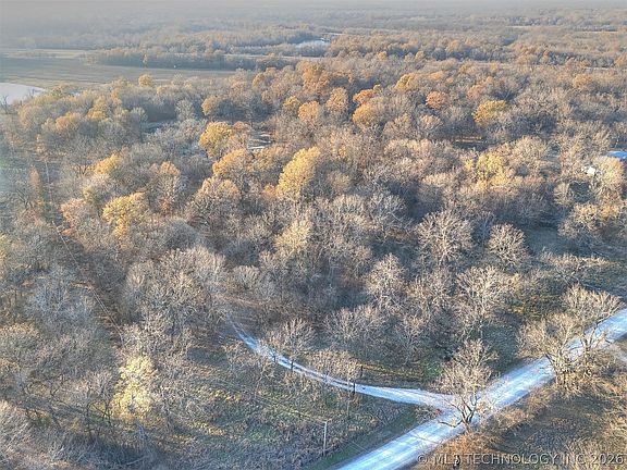 3rd image of 4050 South Rd