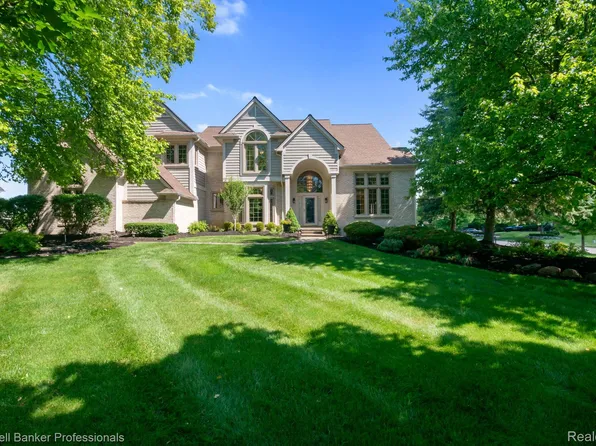 49906 Fuller Ct, Plymouth, MI 48170