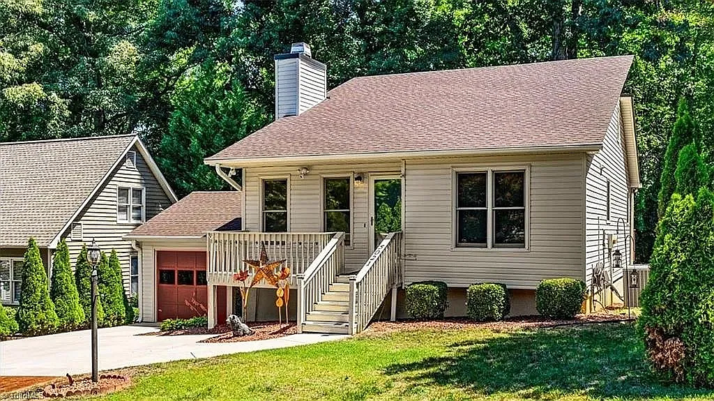 3 bed, 1717 sqft, $2,100 — Photo 2