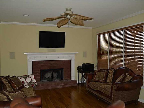5th image of 510 Fairway Walk Dr