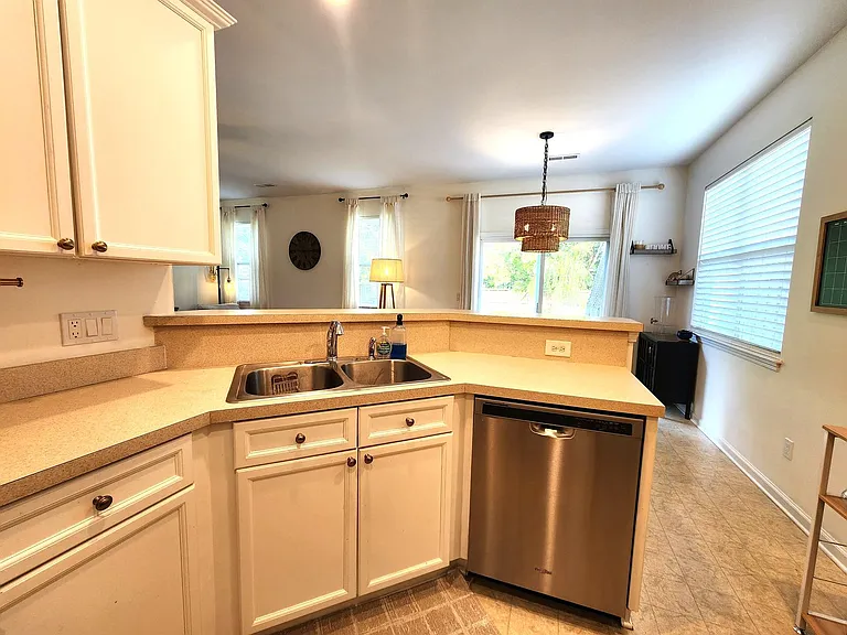 212 Sand Pebble Dr SE — Photo 17