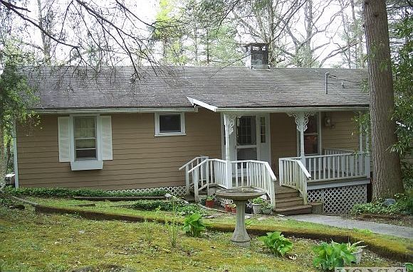 1st image of 371 Wyanoak Drive