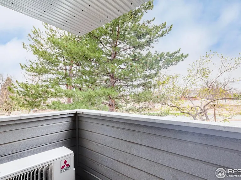 1405 Broadway St #203 — Photo 13