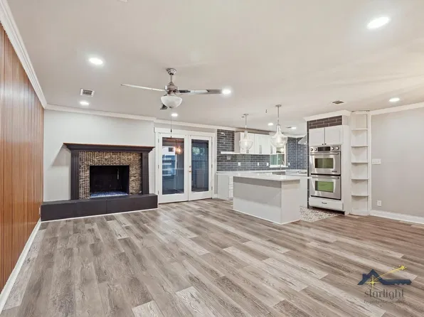 1402 Addington St, Irving, TX 75062