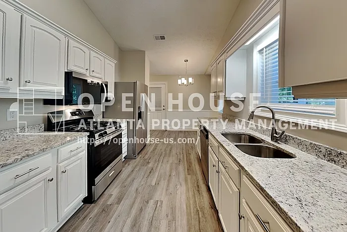 213 Brolley Woods Dr — Photo 5