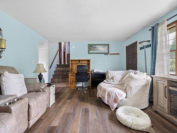 5th image of 144 Neeley Pl