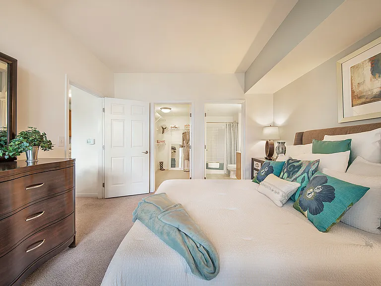 The Apartments at Cambridge Court — Photo 26