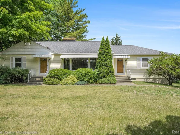 2740 Judah Rd, Orion, MI 48359