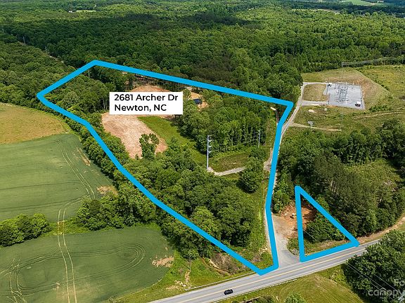 4th image of 2681 Archer Dr