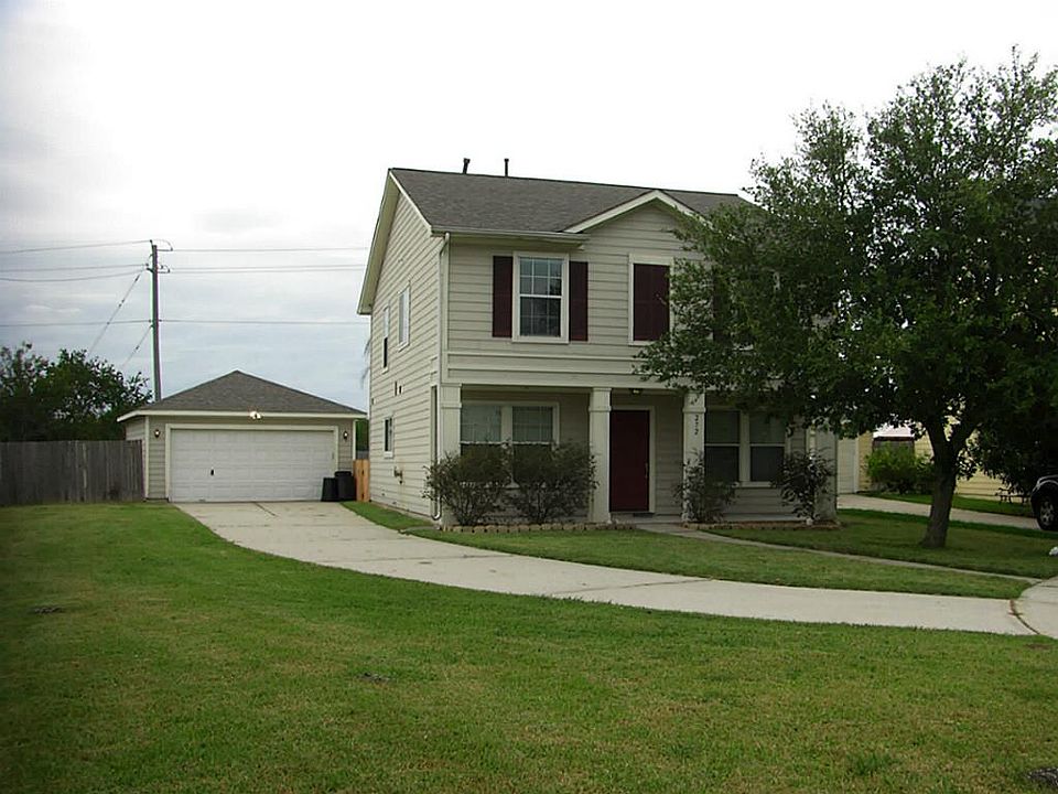 1st image of 272 Rolling Brook Dr