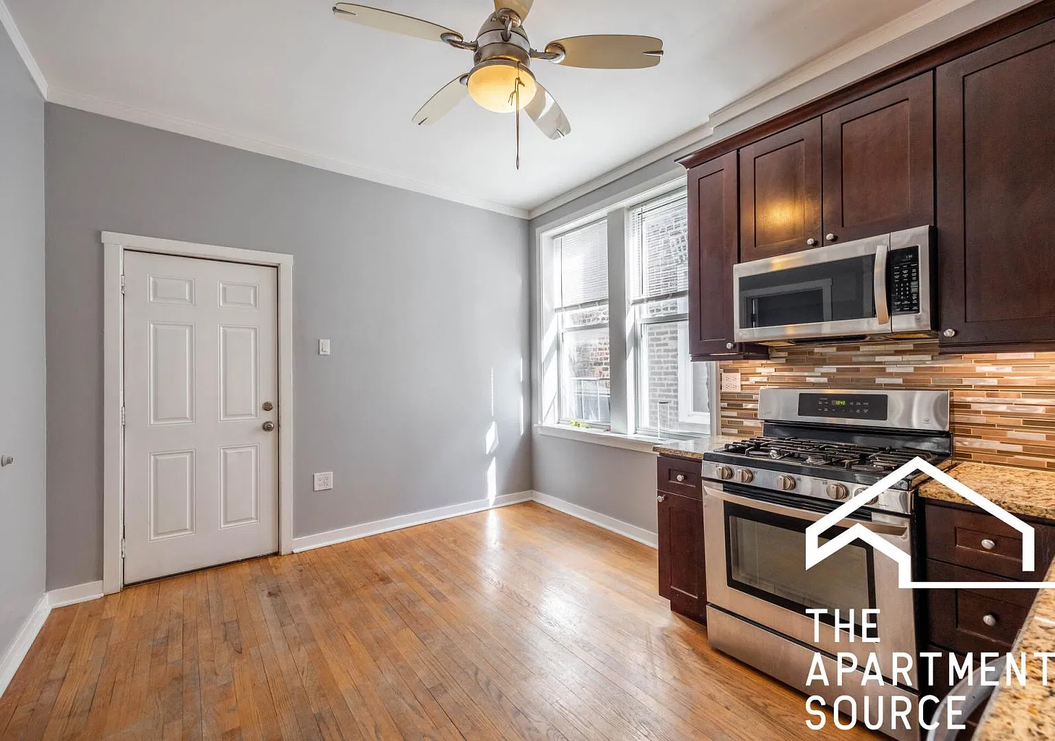 2 bed, 1050 sqft, $2,595 — Photo 3