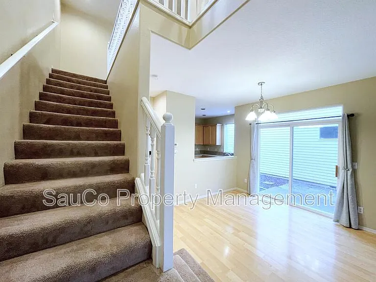 1146 SE Westerland St — Photo 8