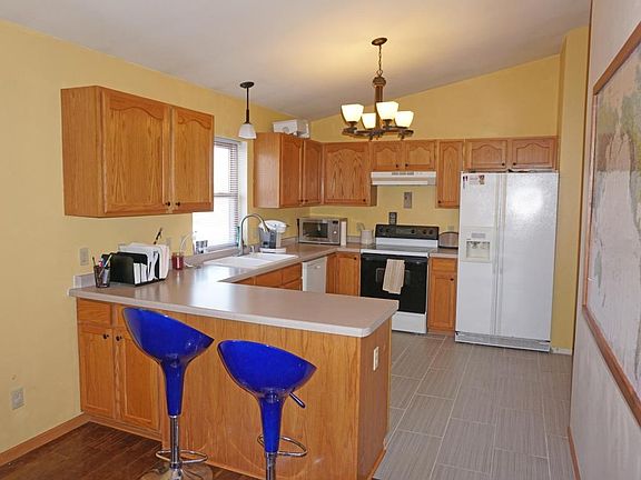 4th image of 8330 S Golden Fields Dr