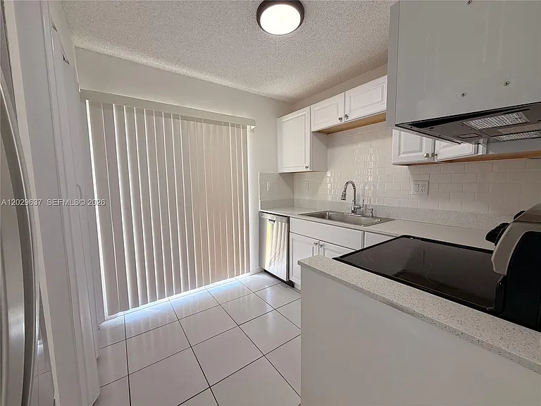 18774 SW 100th Ave #18774 — Photo 7