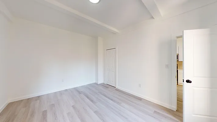 Rented by Bond New York | media 15