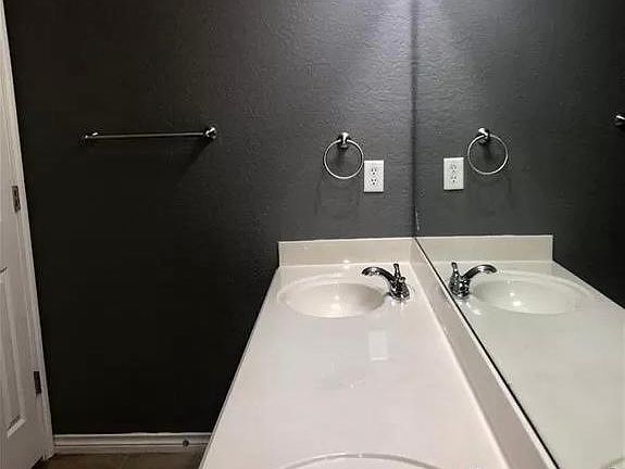 4th image of 118 Meir Ln