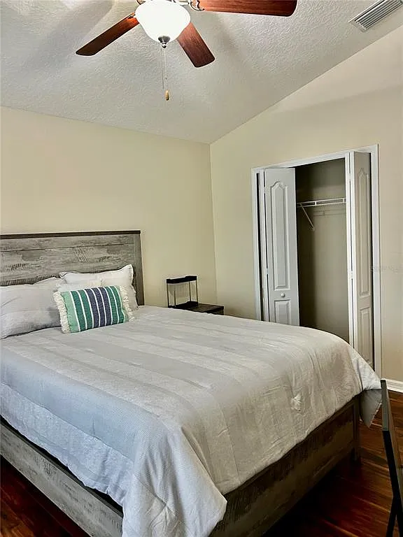 2 bed, 2.0 bath, 1264 sqft, $3,200 — Photo 4