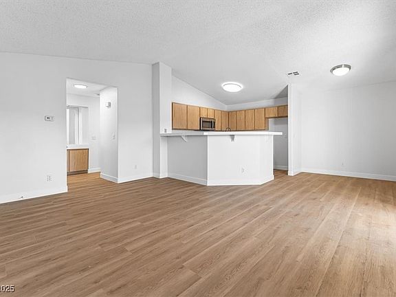 5th image of 636 Yacht Harbor Dr Unit 203